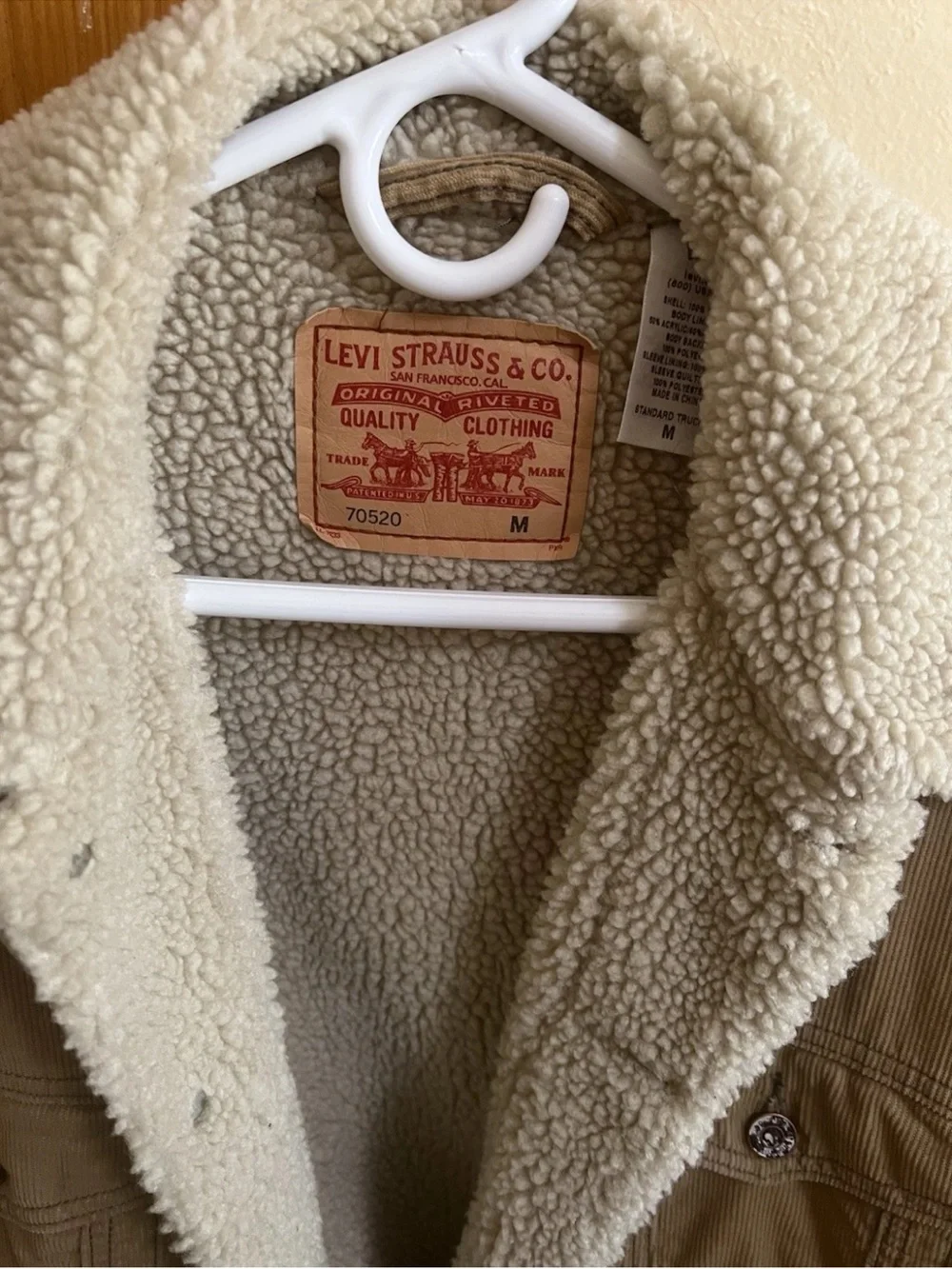 Levi’s 70520 Sherpa Corduroy Trucker Jacket Men M Tan Beige EUC